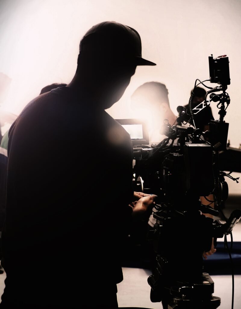 Sur le terrain, une équipe de Bandiko Production filme un reportage